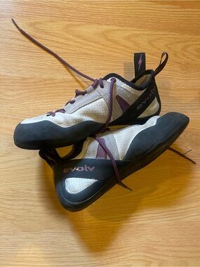 Women’s Climbing Shoes — Gray with Purple Accent